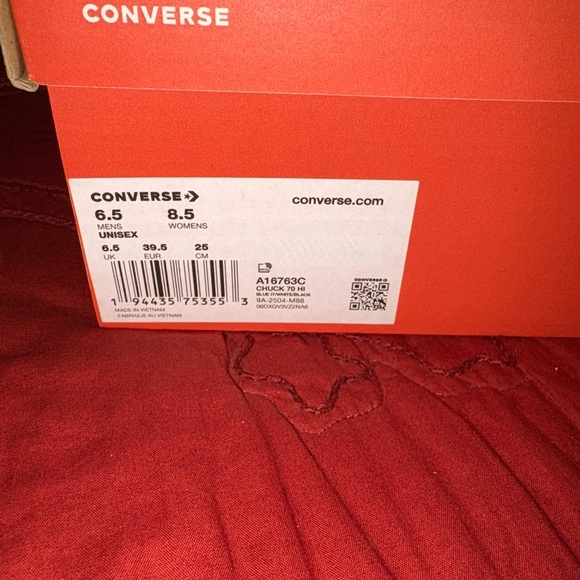 Converse Sz 8 1/2 NIB Blue with Embroidered Daisies High Top Tennis Shoes - Picture 2 of 7